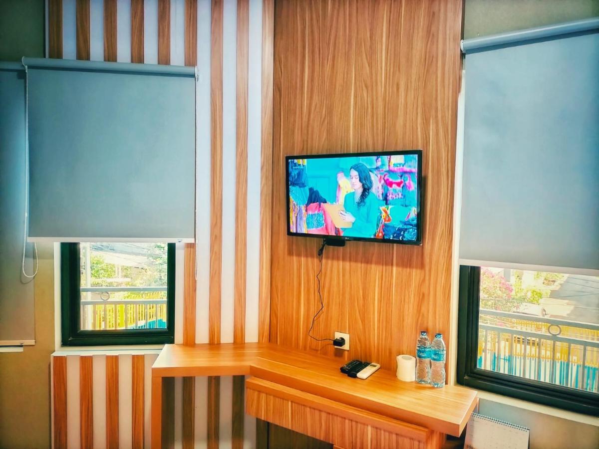 Cozy Residence Tomang Jakarta Exterior foto