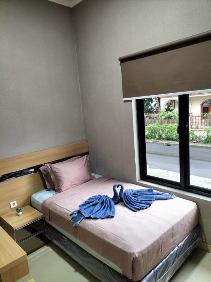 Cozy Residence Tomang Jakarta Exterior foto